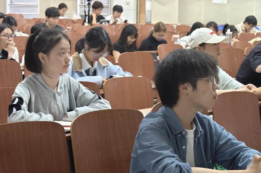 24CADB9F5776DCE6F23D0079BF83FD4B